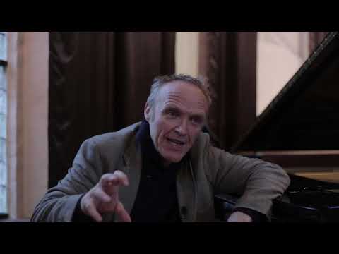 Stef Bos vertelt over Het Lied van Ruth