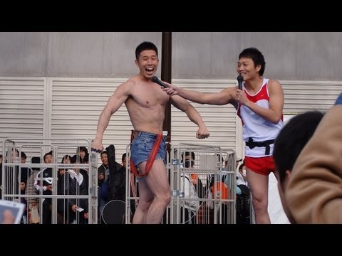 2013/4/3　ザ☆健康ボーイズ（サバンナ八木、なかやまきんに君）　横浜スタジアム開幕戦 営業