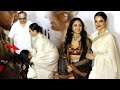 Tanisha Santoshi Touches Rekha Ji Feet Gandhi Godse Ek Yudh Movie Screening