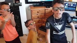 Download lagu Skiibii - Daz how star do --- Cover by Osaze and Marcus mp3 Download lagu Skiibii - Daz how star do --- Cover by Osaze and Marcus mp3