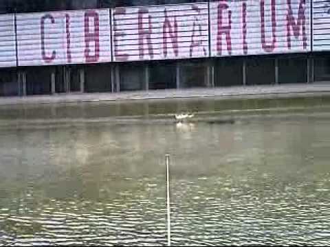 lancha voladora.Hidrofam. haciendo saltos.mp4