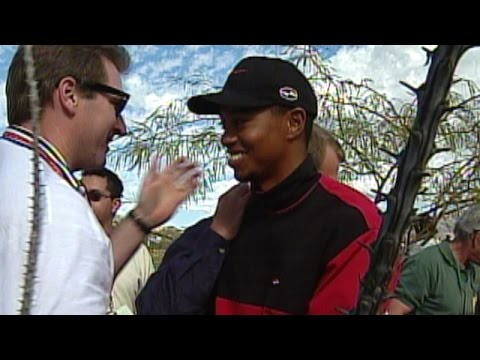 Fans come to Tiger Woods' rescue at 1999 Phoenix Open