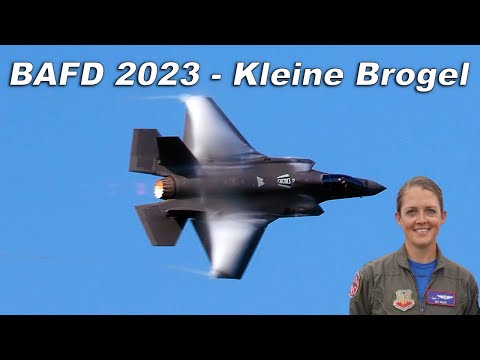 [4K] F-35A Lightning Demo Major Kristin "Beo" Wolfe performs a powerful F-35 display