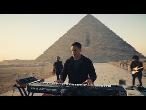Hisham Kharma - Waiting for the Sun (Performed at the Pyramids)