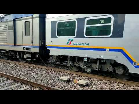 E464 in partenza dalla stazione di partenza dalla stazione di Torino Stura