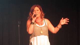 Jo Dee Messina~A Woman's Rant (CMA Close Up Stage)