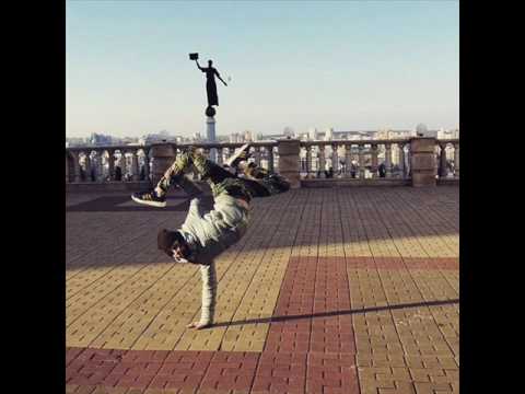 Junkie XL, Elvis Presley - A Little Less Conversation (Elvis vs JXL)