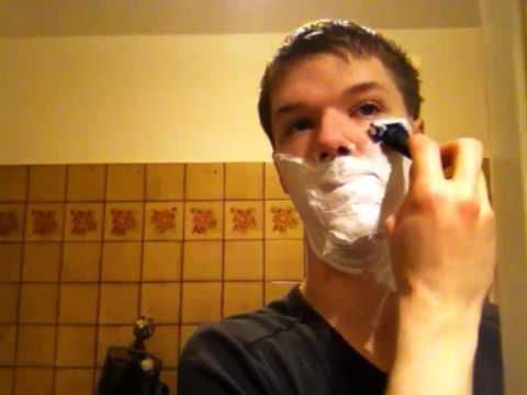 Das muss man beim Rasieren beachten - Damit gelingt es kinderleicht (Anleitung)