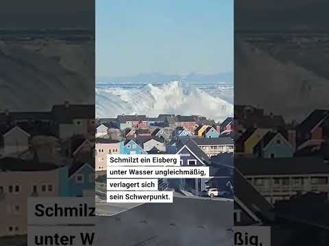 Riesiger Eisberg kippt um