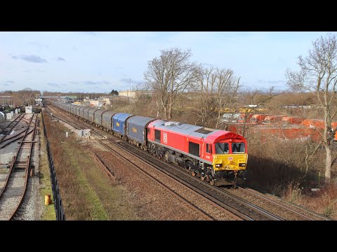 DB Cargo 66143 passes Paddock Wood working 6O32 empty steel train - 3/2/23