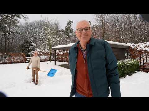 We're snowed in, I'm handing out pea soup, cleaning out the car, a living mess, and I'm messing a...