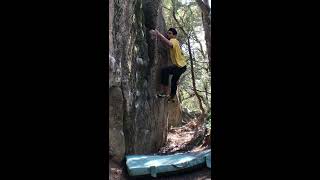 Video thumbnail of Boulderking. Can Bruguera