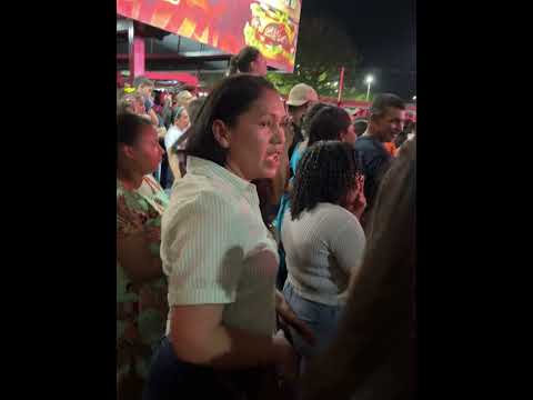 Fernandinho em Parnarama MA   Mayara agitando