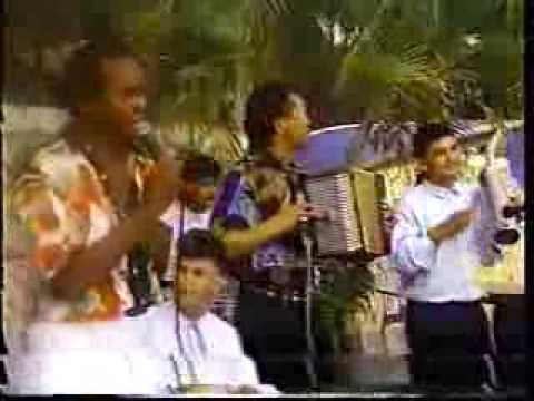 Farid Ortiz, con la canción del momento, Es Mejor no Decirlo