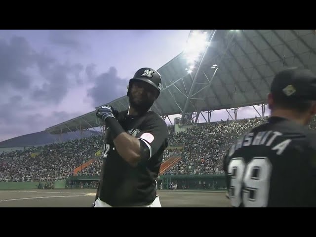 【4回表】捉えた打球はライトスタンドへ!! マリーンズ・ポランコ 先制のホームランを放つ!!  2024年5月15日 オリックス・バファローズ 対 千葉ロッテマリーンズ