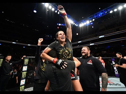 UFC 215: Entrevista no octógono com Amanda Nunes