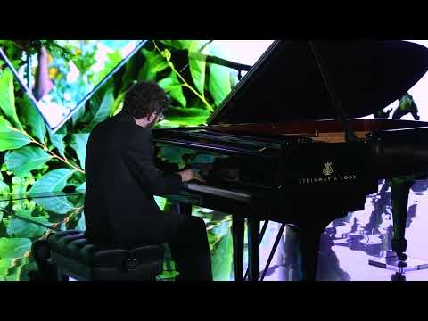 Olivier Messiaen - Prelude No. 1 La Colombe (The Dove) - pianist Robert Fleitz - Genesis House