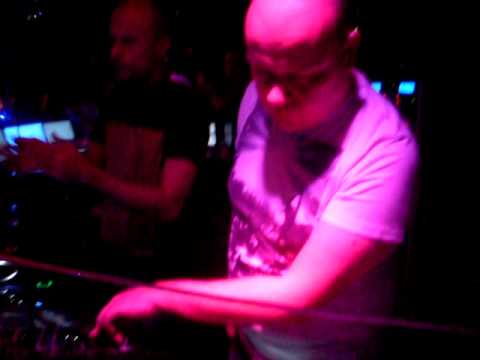 Filterheadz playing  M83 - Midnight City (Eric Prydz Remix)