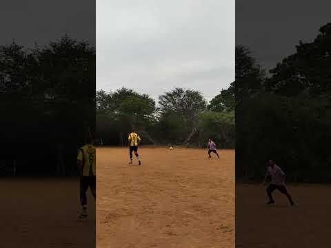 gol do Lázaro para o time amarelo 3x2 azul no sussuarana