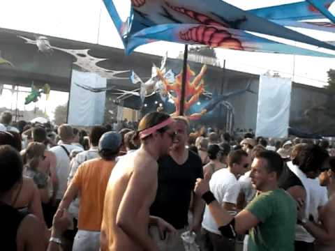 Luciano & Villalobos play Lumidee @ LFP 2009