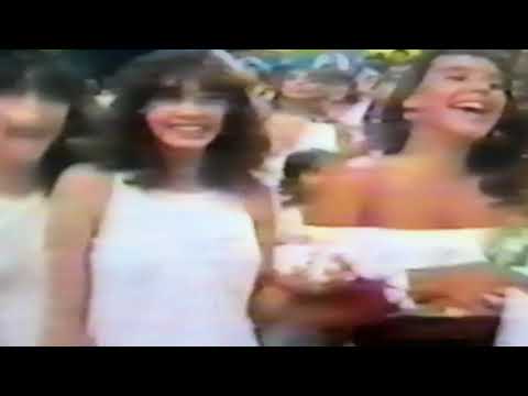 O Espírito da Coisa cantando Ligeiramente Grávida no Chacrinha, 1985