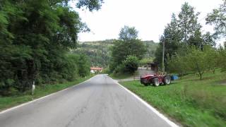 preview picture of video 'Downhill on Bicycle between Costepomo and Sinio in Barolo region of Italy'