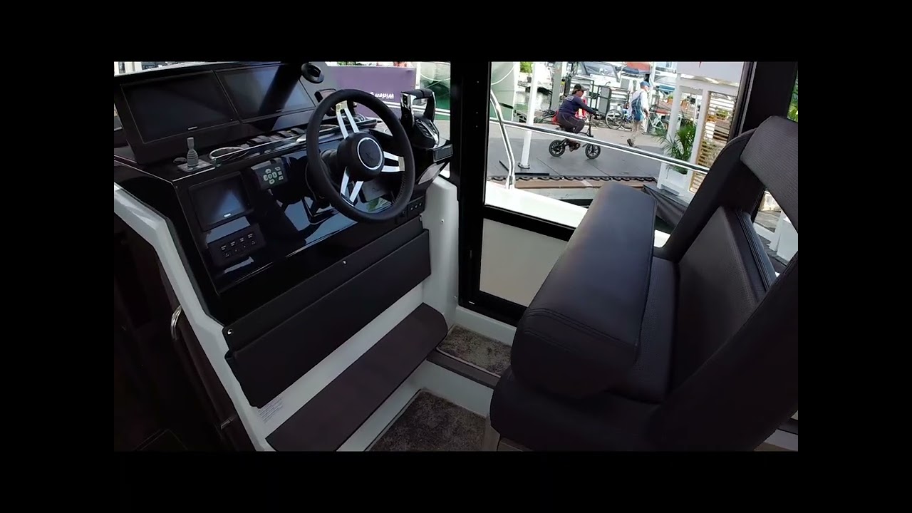 2025 Jeanneau NC 1295 Coupe Boat