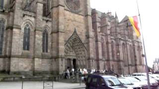 preview picture of video 'Cloches de la cathédrale de Rodez -plenum- lors l'ordination Episcopale du nouvel evêque de Rodez'