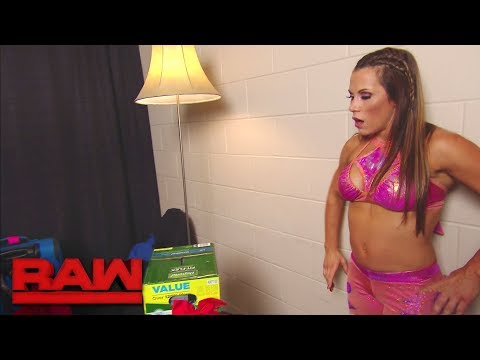 Mickie James Shares Her Thoughts About Lita As Their Match At ‘Evolution’ Nears Closer