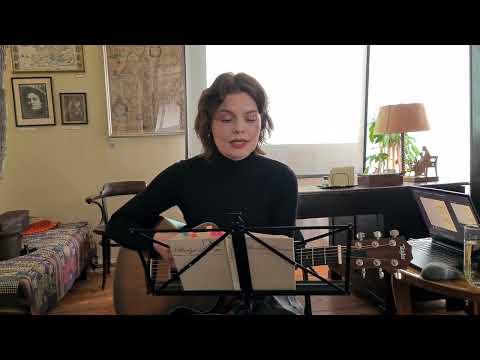 Dainuoja aktorė Dominyka Budinavičiūtė