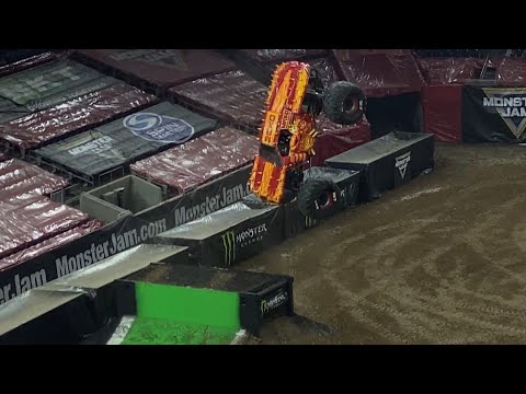 Monster Jam Houston 2021 Max-D FIRE (Tom Meents) WINNING Freestyle 02/06/21