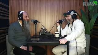 הרב מאור קריו ושי גז מדברים מרבי נחמן מברסלב   להתקדם הלאה (הרב מאור קריו) - התמונה מוצגת ישירות מתוך אתר האינטרנט יוטיוב. זכויות היוצרים בתמונה שייכות ליוצרה. קישור קרדיט למקור התוכן נמצא בתוך דף הסרטון