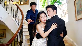 💗La chica huye de su novio infiel, ¡y el tío CEO de él la besa frenéticamente frente a todos!