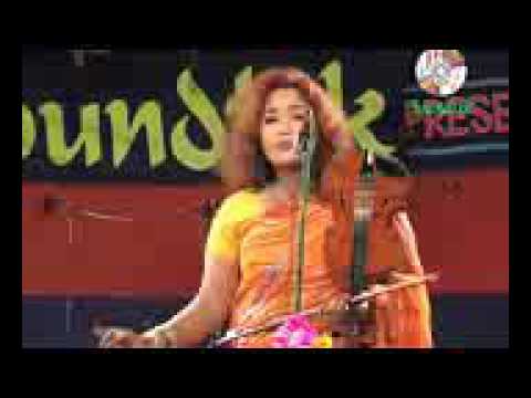 Bangla Baul Gaan Momotaz & Laal Maiya Pala Gaan Soriot & Marfot 2   YouTube144p