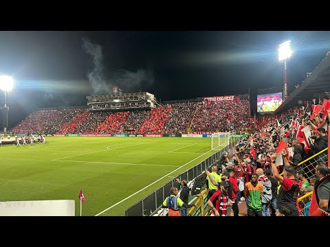 "Así fue el recibimiento de Alajuelense en la FINAL De La Copa Centroamericana " Barra: La 12 &bull; Club: Alajuelense
