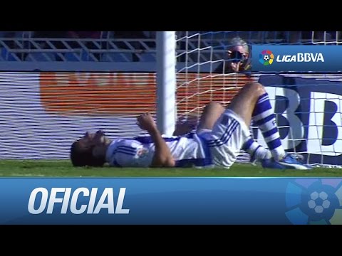Clara ocasión de Agirretxe que no remata bien en boca de gol