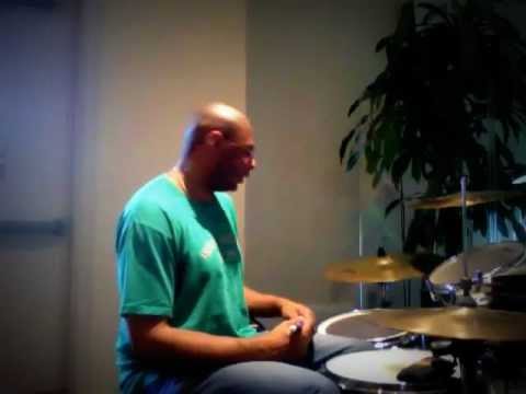 Drumming ~ 4:2:3 ~ A Polyrhythmic Groove