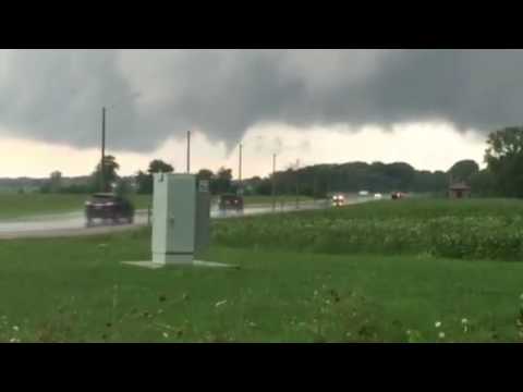Tornado rolls by southern Ontario