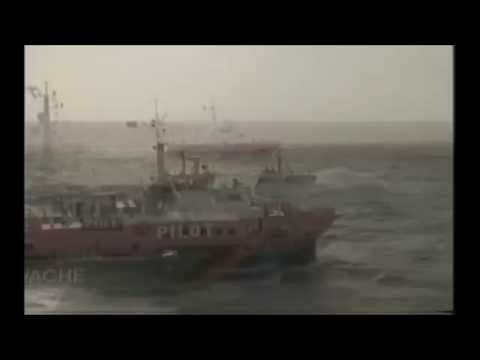 SWATH vs. monohull in waves comparison