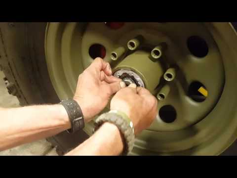 Dana 60 35 spline Warn hub installation. Dodge M37