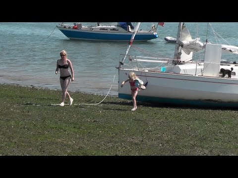 BEACHING OUR YACHT. EP28 Summer cruise 2015 pt9 Grounding our Red Fox trailer sailer on Osea Island