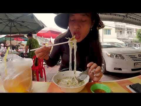 Glass Noodle Soup With Chicken And Sweet Drink  - Breakfast At Boeng Proleut Market