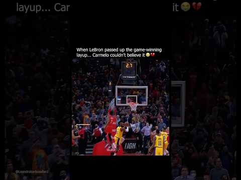 Should've LeBron taken the layup?🤔👀