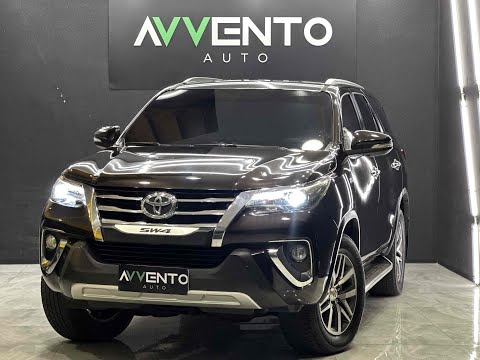 TOYOTA HILUX SW4 2.8 SRX 7 LUGARES 16V TURBO INTERCOOLER DIESEL AUTOMÁTICO 2017