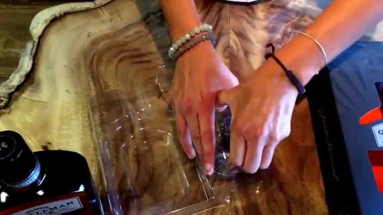 Jack Daniel's Gentleman Jack Gift Set with 1 Rocks Glass and 2 Whisky Stones