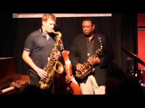 Battle in the Bronx - Feat. Eric Alexander and Vincent Herring