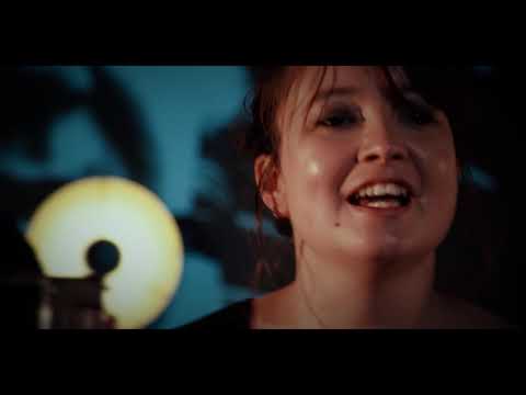 Clip "E-kreiz an noz"  |  Album "War hent Youenn Gwernig"