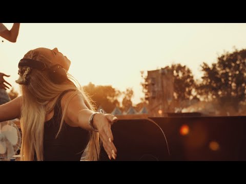 MANDY & Damon Sharpe - No Looking Back (Official Video)