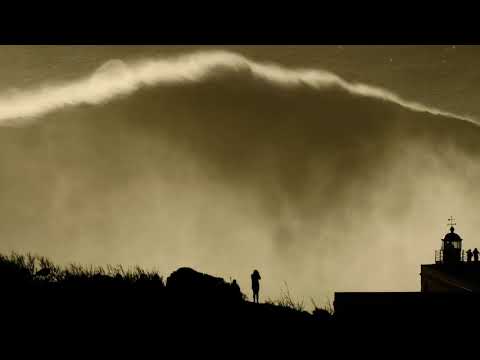 Hugo Vau surfa onde de 30 metros na Nazaré?