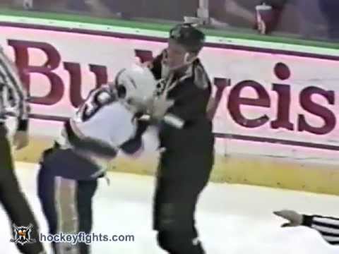 Brendan Shanahan vs Mark Tinordi Apr 12, 1992